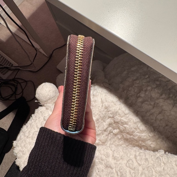 (Limited Edition) Louis Vuitton 2017 Christmas Animation Penguin Clemence Wallet - Picture 3 of 9